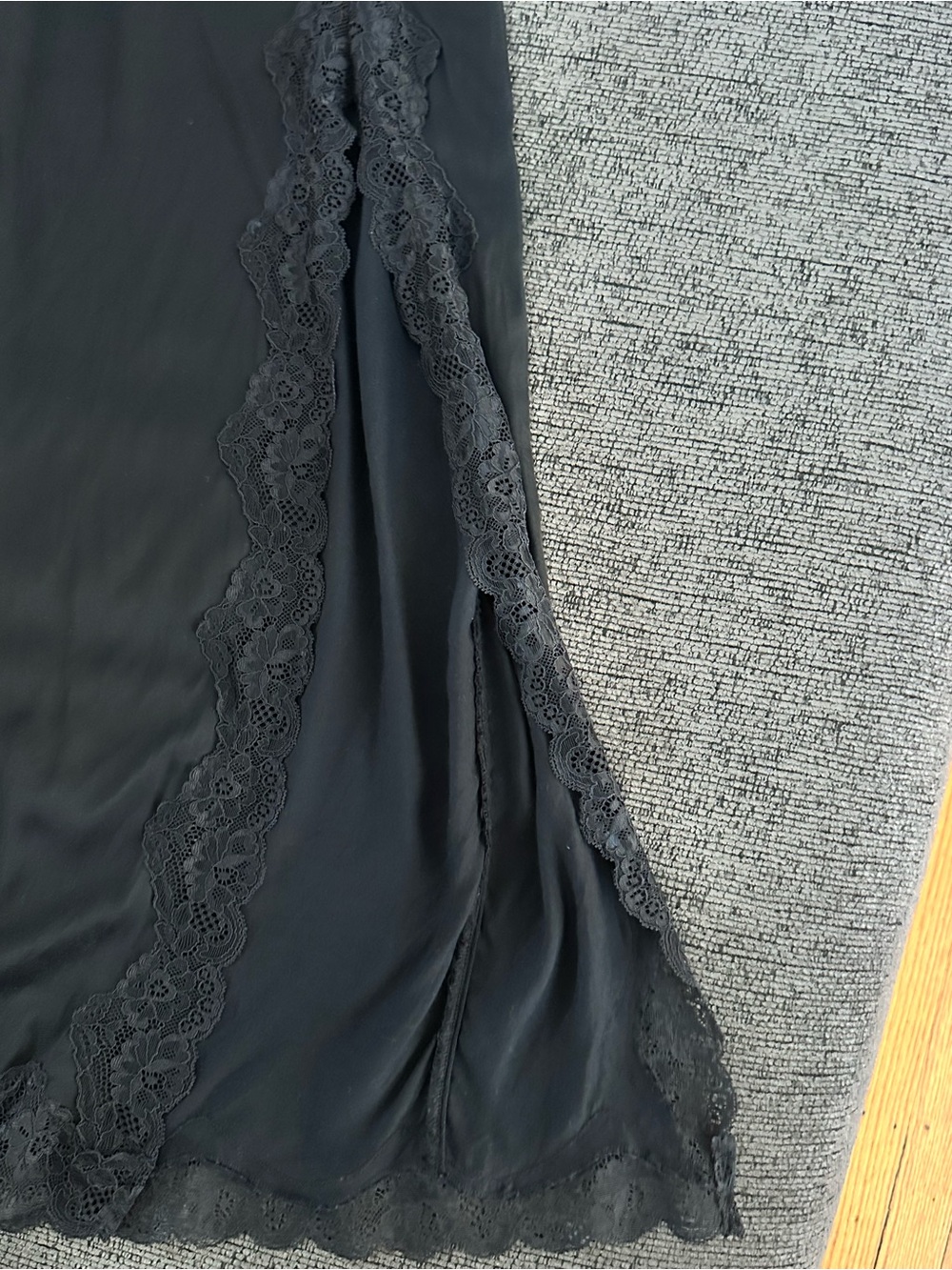 Aerie black midi slip skirt in size Large - Picture 3 of 6